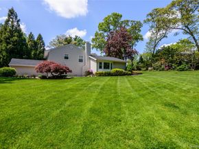 21 Kodiak Drive, Woodbury NY 11797