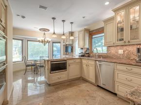 21 Kodiak Drive, Woodbury NY 11797