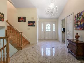 21 Kodiak Drive, Woodbury NY 11797