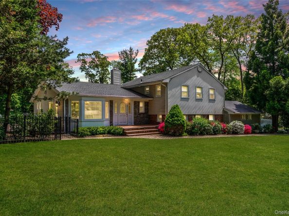 21 Kodiak Drive, Woodbury NY 11797