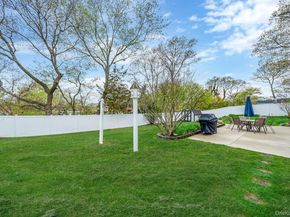 10 Lehigh Lane, Farmingville NY 11738