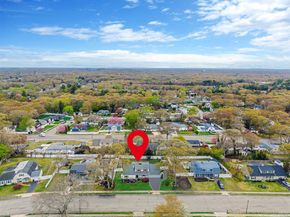 10 Lehigh Lane, Farmingville NY 11738