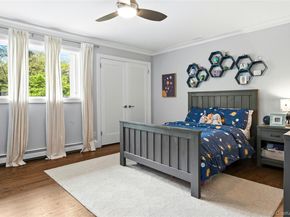 4 Cross Lane, Glen Head NY 11545