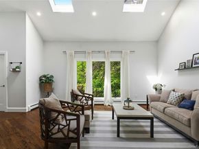 4 Cross Lane, Glen Head NY 11545