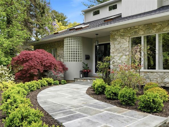 4 Cross Lane, Glen Head NY 11545