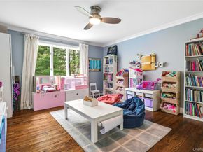 4 Cross Lane, Glen Head NY 11545