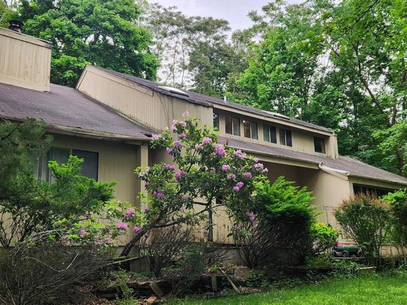 77 Gnarled Hollow Road, East Setauket NY 11733