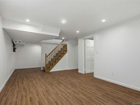 35 Sherry Hill Lane, Manhasset NY 11030