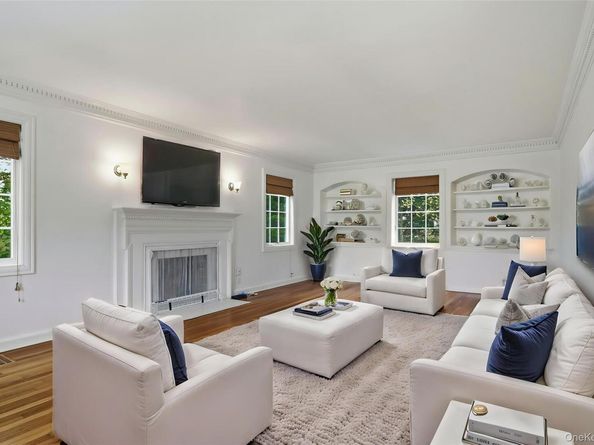 35 Sherry Hill Lane, Manhasset NY 11030