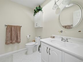 16 Makamah Beach Road, Northport NY 11768