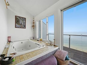 16 Makamah Beach Road, Northport NY 11768