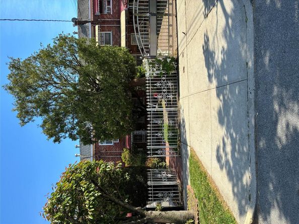 2216 Seward Avenue, Bronx NY 10473