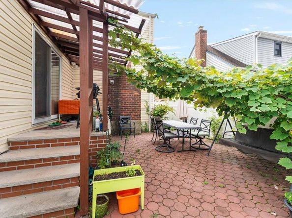 1434 Noel Avenue, Hewlett NY 11557
