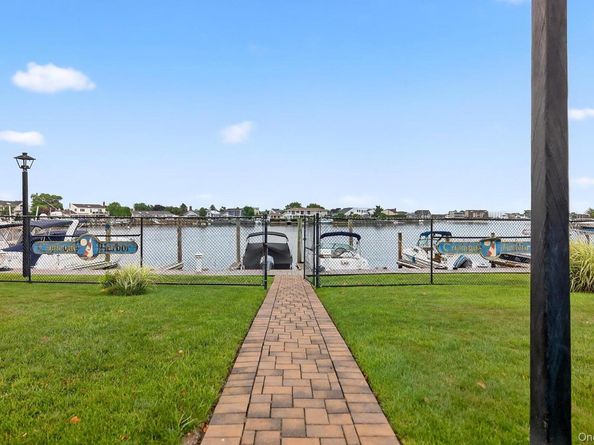 321 Lagoon Drive S, Copiague NY 11726