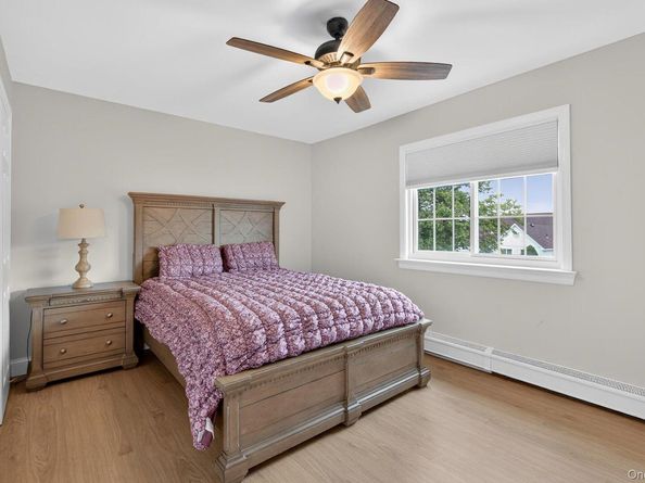 321 Lagoon Drive S, Copiague NY 11726