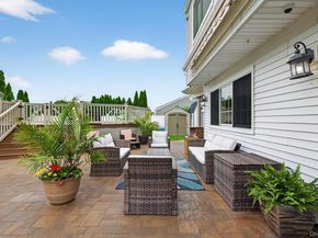 321 Lagoon Drive S, Copiague NY 11726