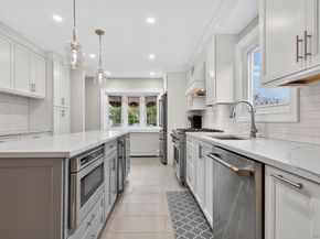 321 Lagoon Drive S, Copiague NY 11726