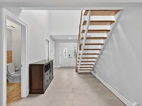 321 Lagoon Drive S, Copiague NY 11726