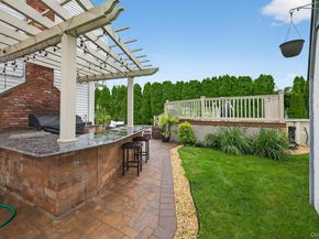 321 Lagoon Drive S, Copiague NY 11726
