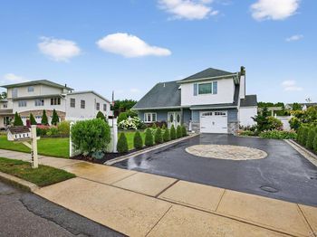 321 Lagoon Drive S