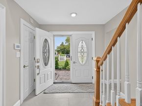 321 Lagoon Drive S, Copiague NY 11726
