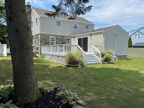 666 S Wellwood Avenue, Lindenhurst NY 11757