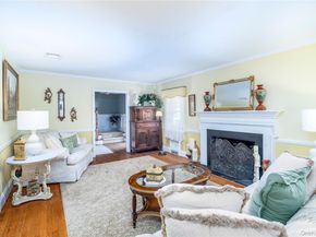 42 Roxen Road, Rockville Centre NY 11570