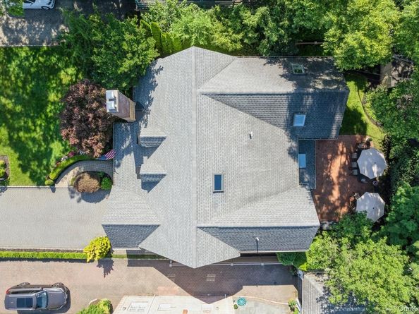 42 Roxen Road, Rockville Centre NY 11570