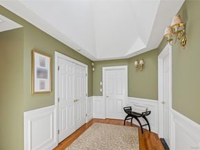 42 Roxen Road, Rockville Centre NY 11570