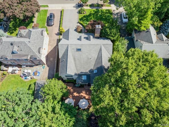 42 Roxen Road, Rockville Centre NY 11570