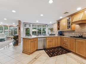 42 Roxen Road, Rockville Centre NY 11570
