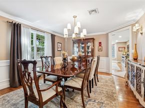 42 Roxen Road, Rockville Centre NY 11570