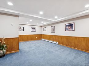 42 Roxen Road, Rockville Centre NY 11570