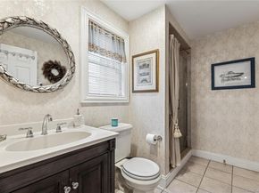 42 Roxen Road, Rockville Centre NY 11570