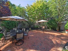 42 Roxen Road, Rockville Centre NY 11570