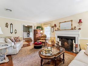 42 Roxen Road, Rockville Centre NY 11570