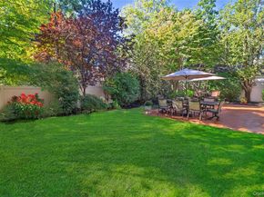 42 Roxen Road, Rockville Centre NY 11570