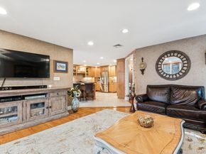 42 Roxen Road, Rockville Centre NY 11570