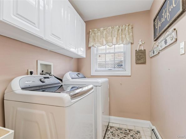 42 Roxen Road, Rockville Centre NY 11570