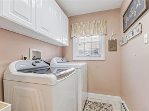 42 Roxen Road, Rockville Centre NY 11570