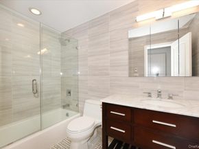 22 Park Place 4C, Great Neck NY 11021