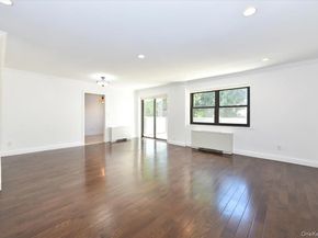 22 Park Place 4C, Great Neck NY 11021
