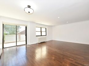 22 Park Place 4C, Great Neck NY 11021