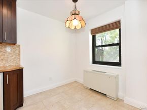 22 Park Place 4C, Great Neck NY 11021