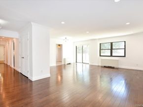 22 Park Place 4C, Great Neck NY 11021