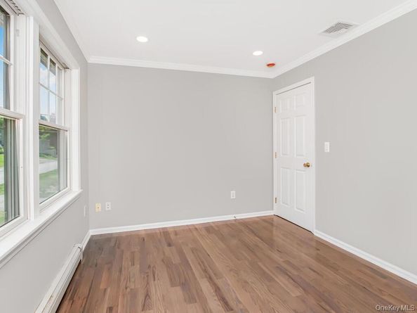 237 Brady Avenue, Hawthorne NY 10532