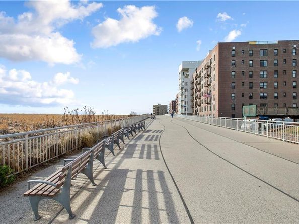 129 Beach 118 2L, Rockaway Park NY 11694