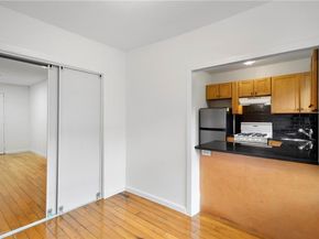 129 Beach 118 2L, Rockaway Park NY 11694