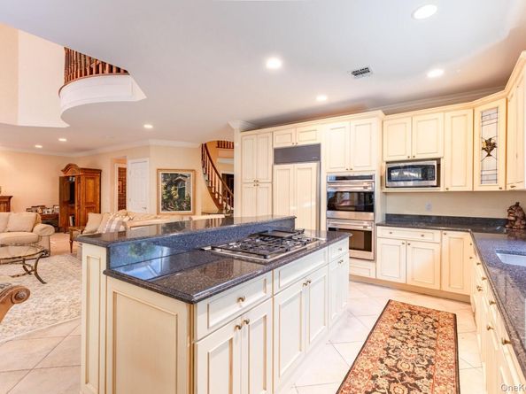 285 Madeira Boulevard 285, Melville NY 11747
