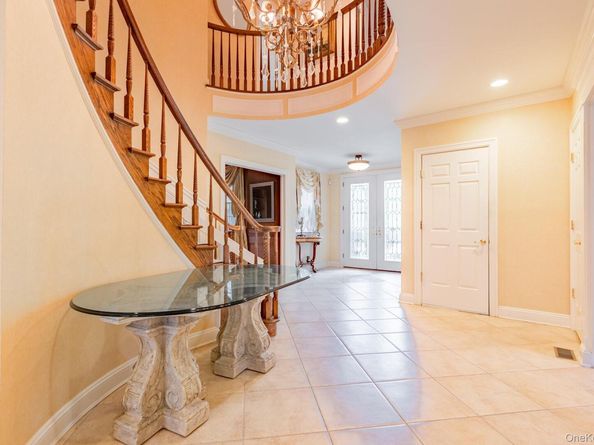 285 Madeira Boulevard 285, Melville NY 11747
